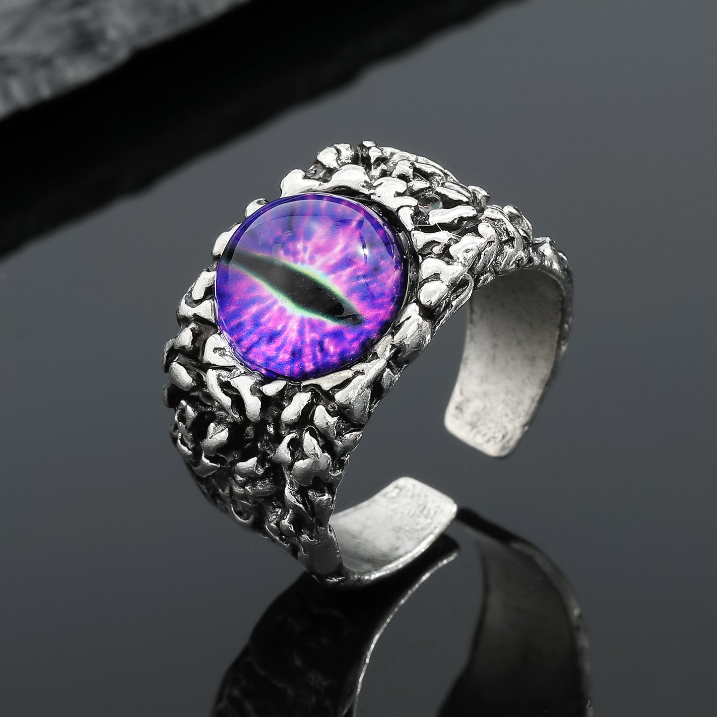 Retro Silver Eye Skull Punk Ring - Adjustable Alloy Design